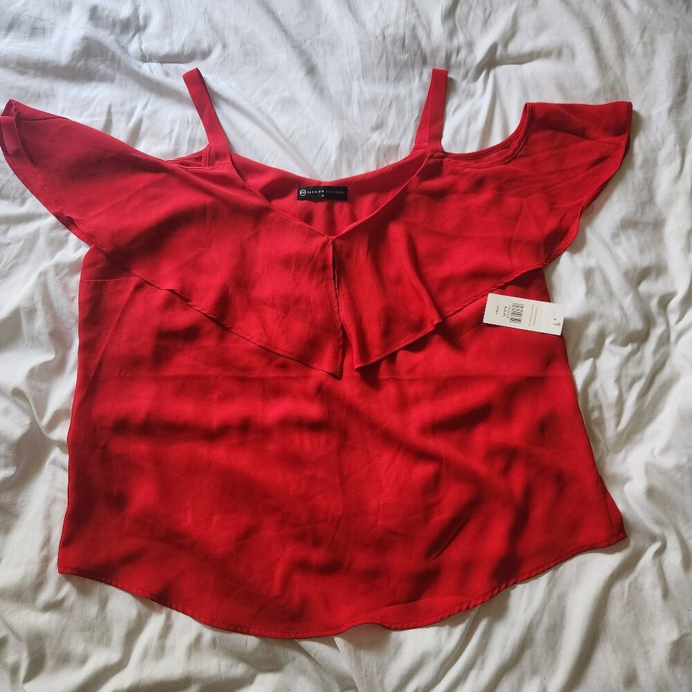 Fashion to figure red top